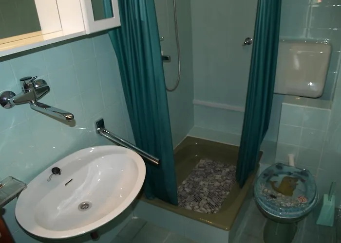 Apartamento With Parking Space Preko, Ugljan - 20853 *