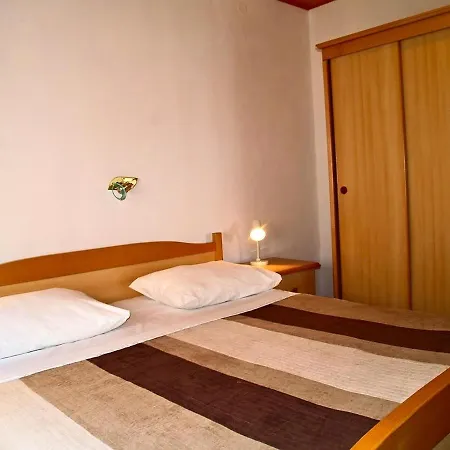 With Parking Space Preko, Ugljan - 20853 Daire *