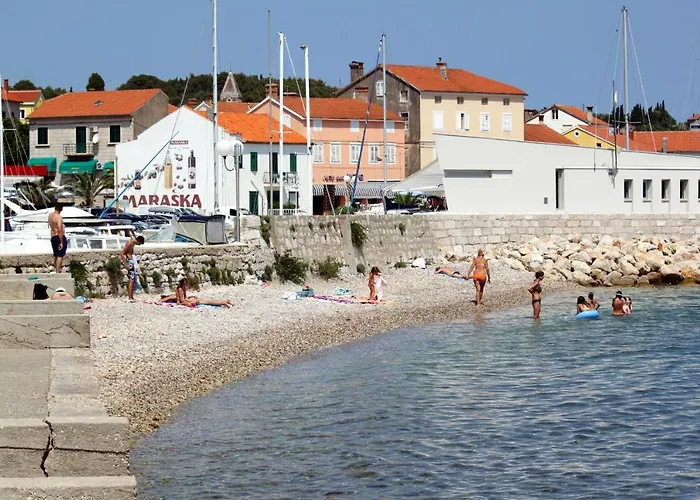 Διαμέρισμα With Parking Space Preko, Ugljan - 20853 Preko