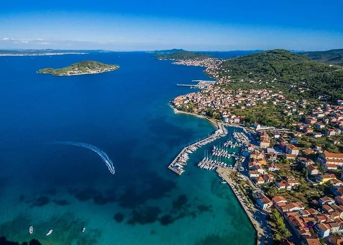 Διαμέρισμα With Parking Space Preko, Ugljan - 20853