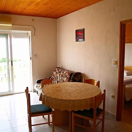 Appartement With Parking Space Preko, Ugljan - 20853
